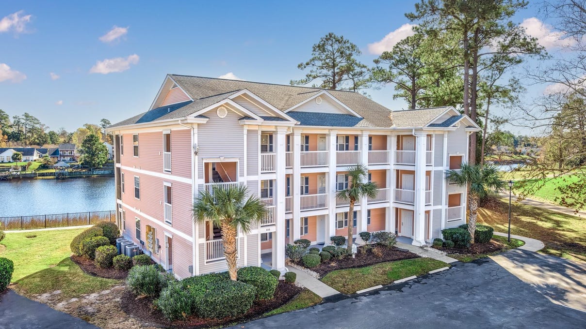 606 WATERWAY Vlg BLVD  