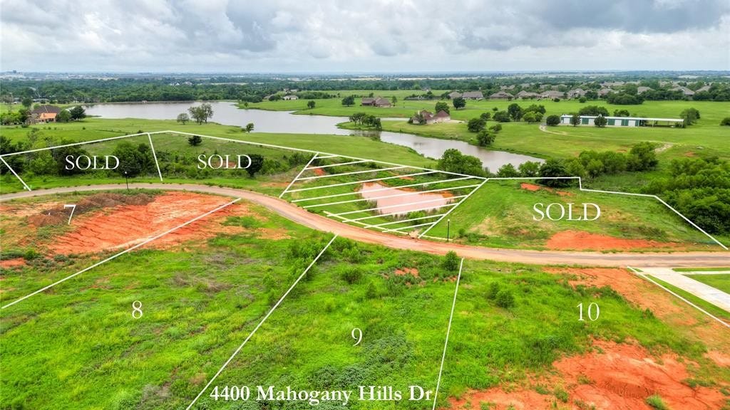 4400 Mahogany Hls Dr  