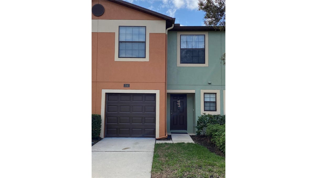 2542 Edgewater Fls Dr  