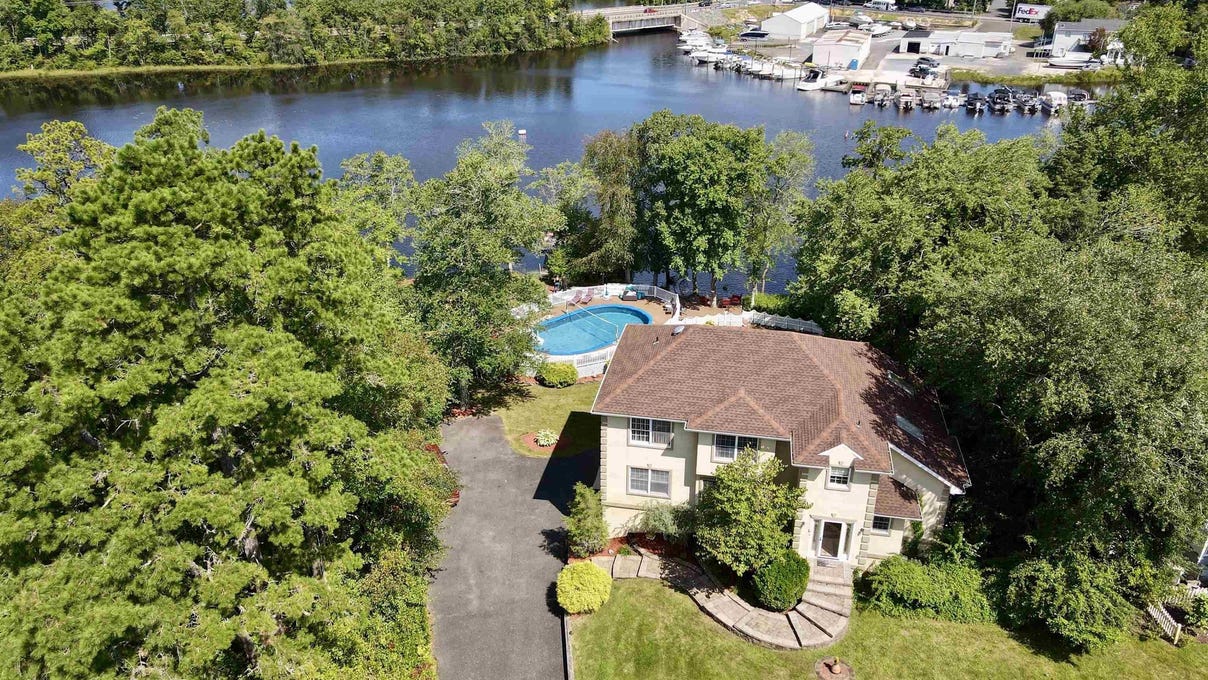 6039 Dannenhauer Ln  