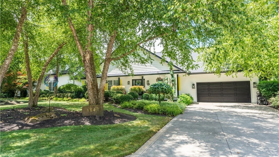 1847 Devonshire Dr NW  