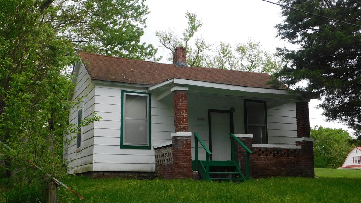 232 Hedges St  