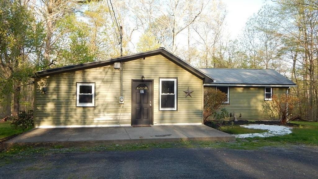 37 Old Town Road, Pine Bush, NY 12566 House for Rent