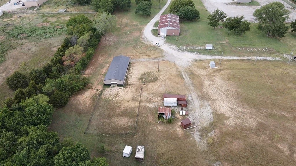 11672 N Highway 99 Hwy  