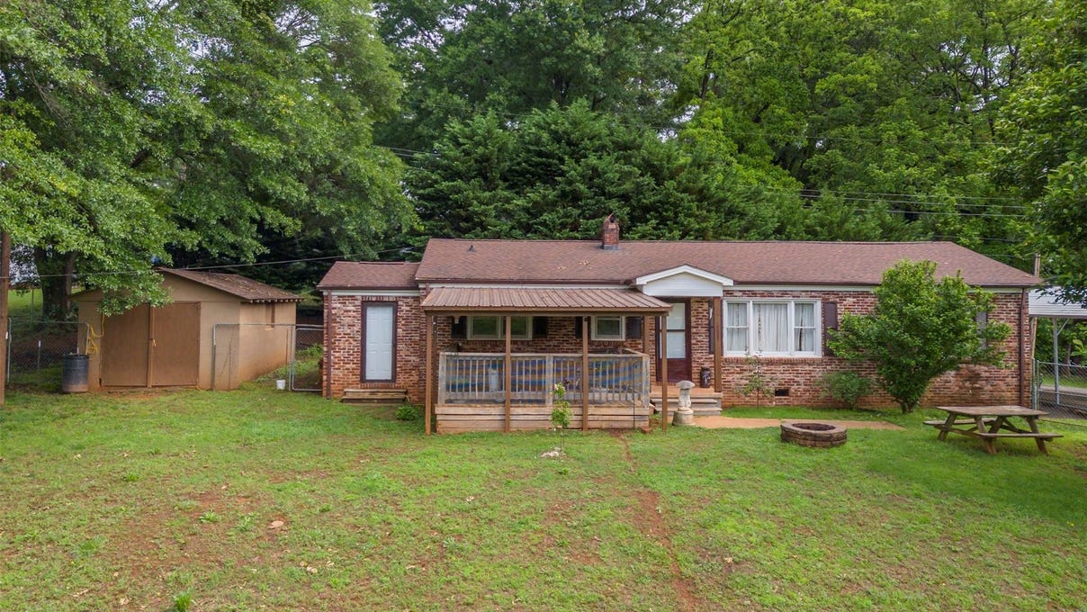 250 Railroad Cir  