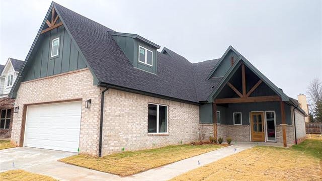 2504 W Birmingham St  