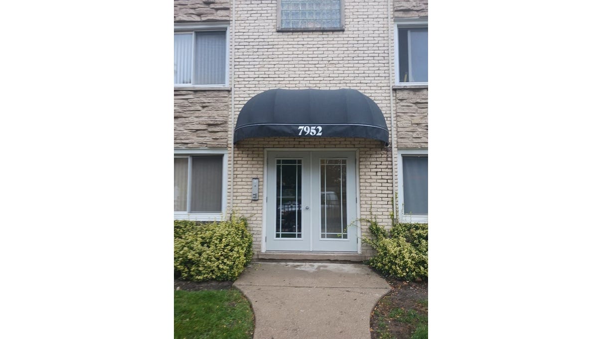 7952 Madison St