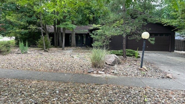 17690 Falling Leaves Rd