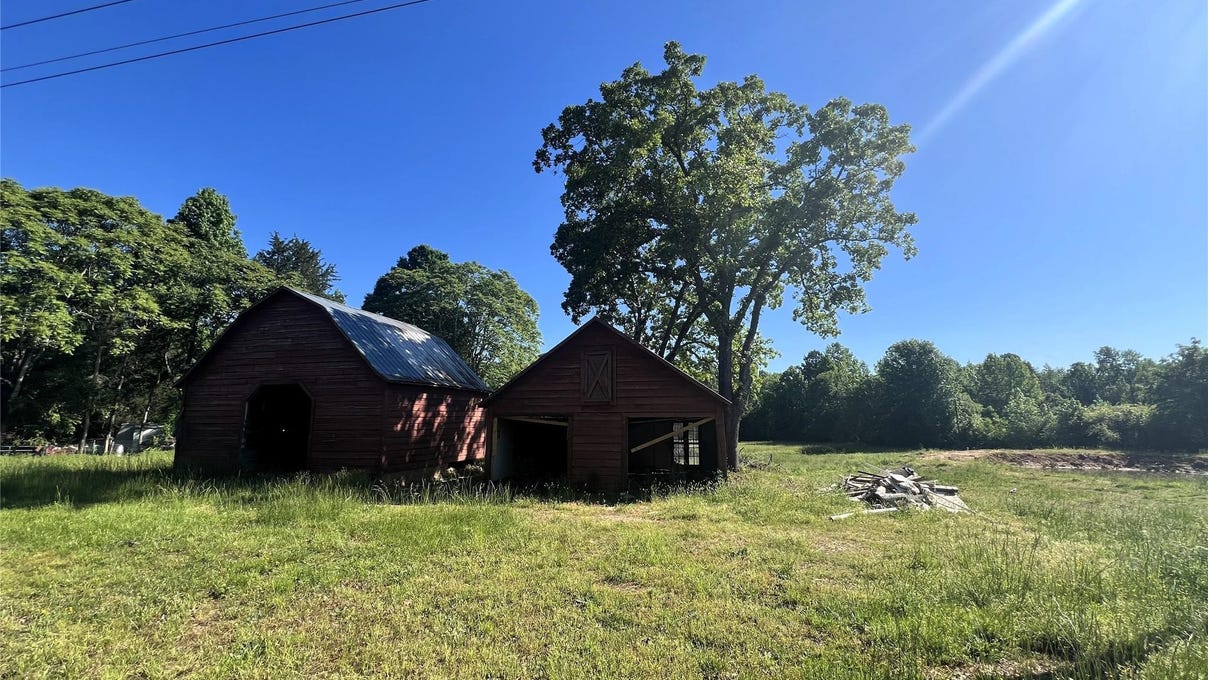 205 LAKE MONTONIA RD  