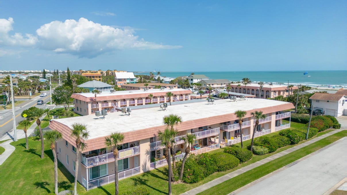 8000 Ridgewood Avenue, Apt 212, Cape Canaveral, FL 32920 Apartment for