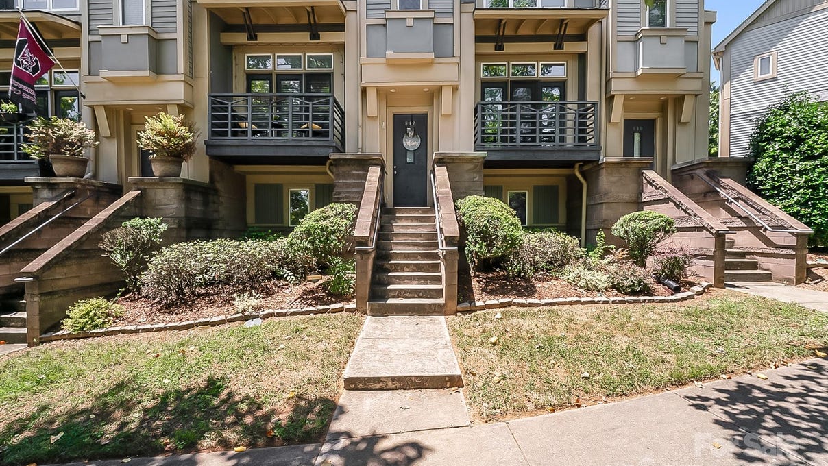 812 Garden District Dr  