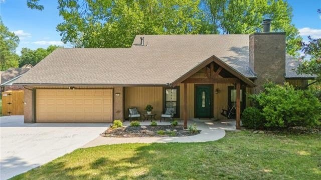 10011 S Kingston Ave  