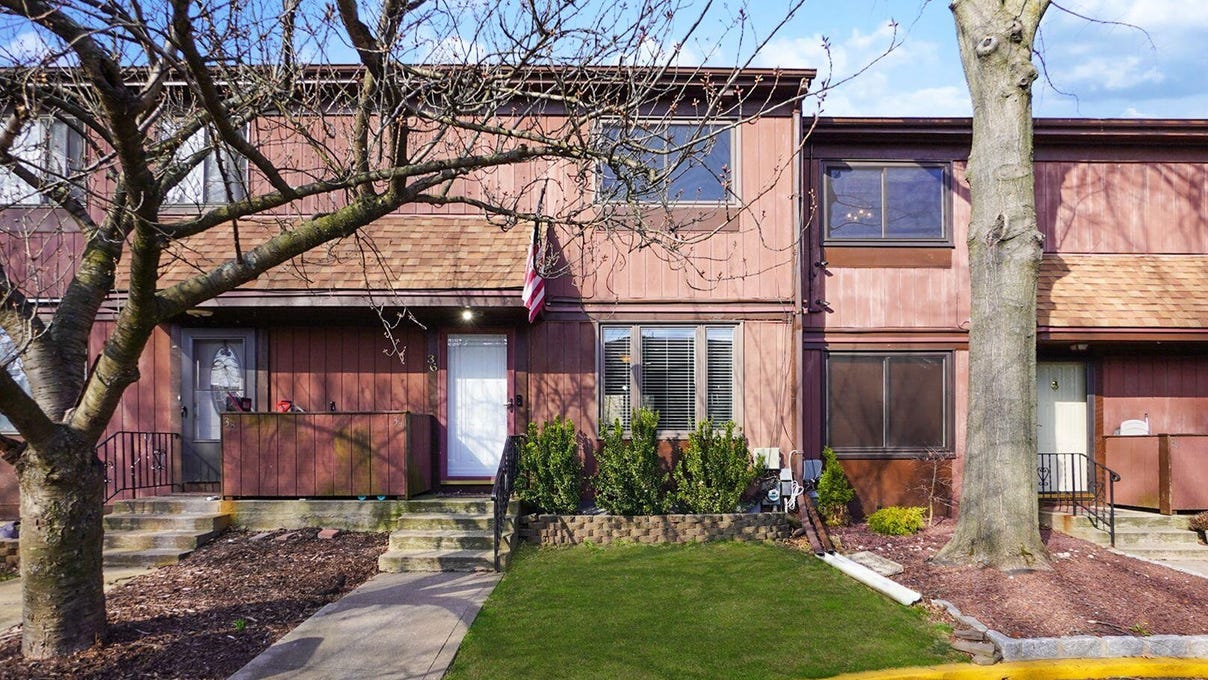 36 Azalea Court, Staten Island, NY 10309 Townhouse for Sale