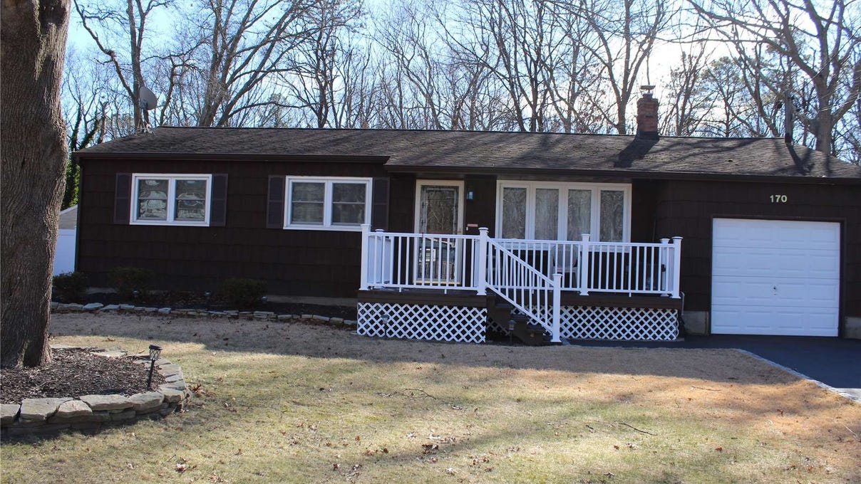 170 Southaven Avenue, Medford, NY 11763 House for Sale
