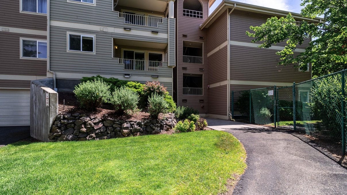 639 N Riverpoint Unit J205 Blvd  