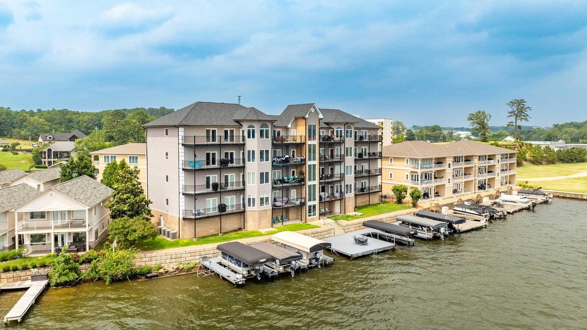 161 VILLA POINTE A-4  