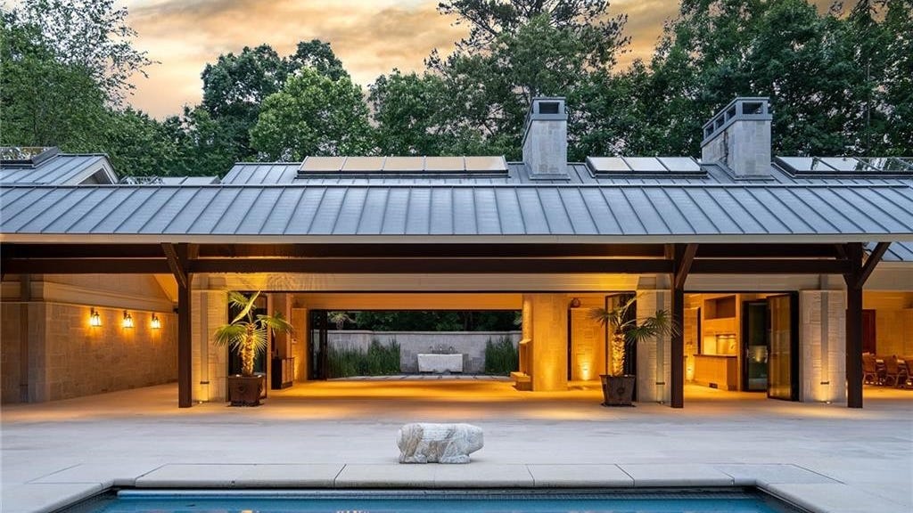 1935 Paces Ferry Rd NW