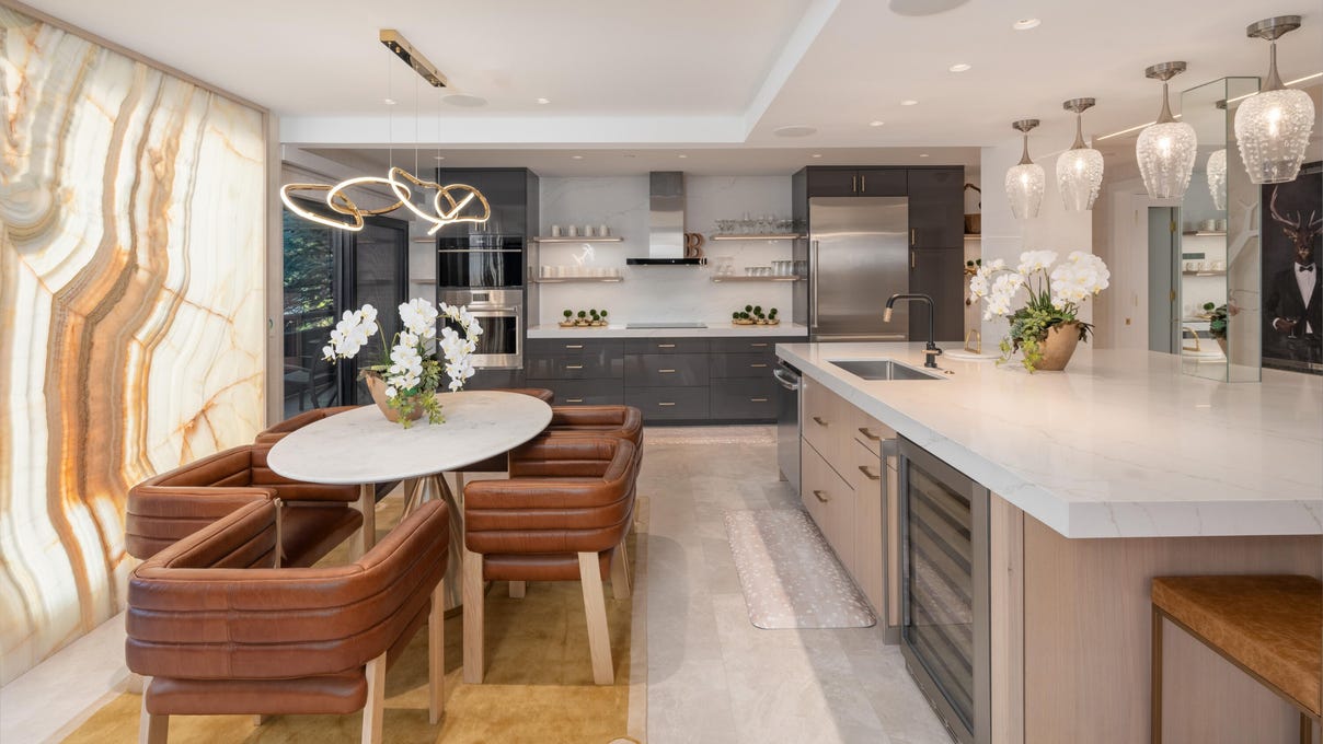 617 E Cooper Ave 110  