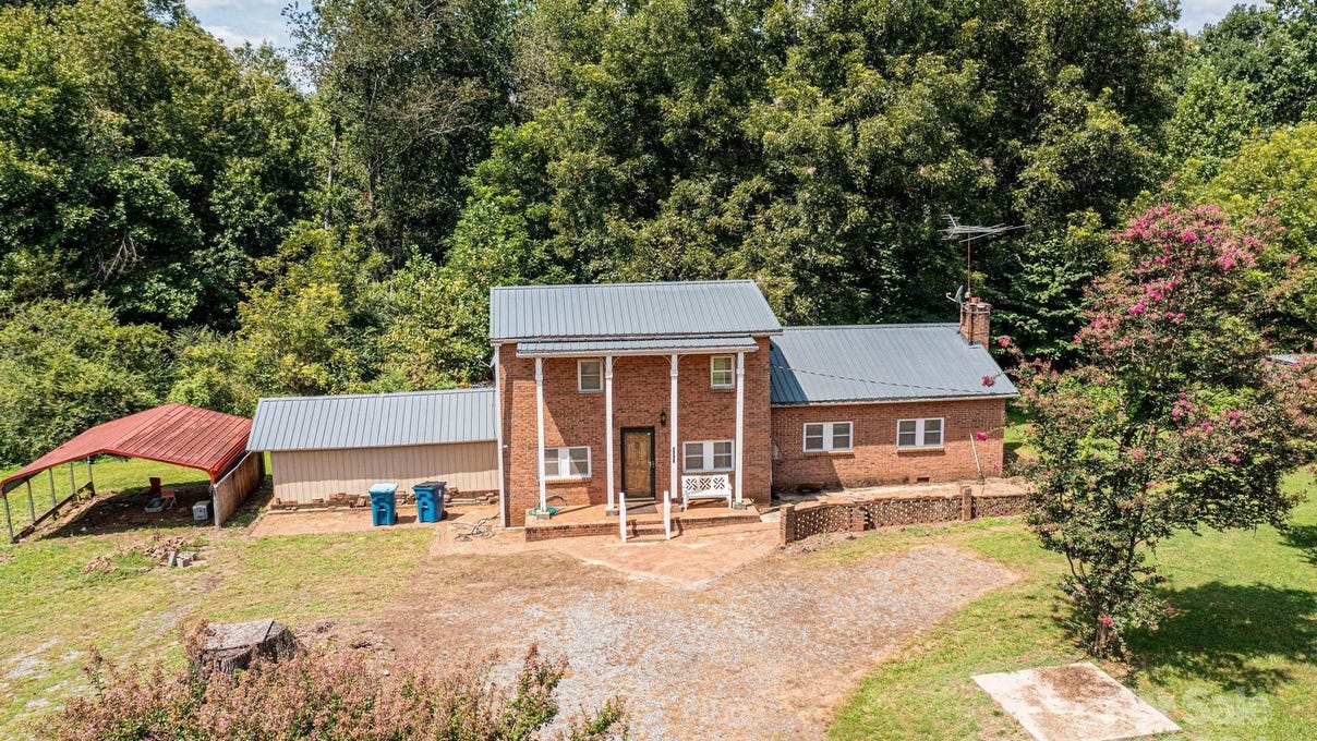 3011 Wesley Chapel Rd  