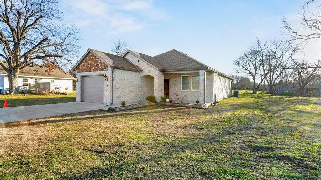 1404 Dr Martin Luther King Jr Blvd  