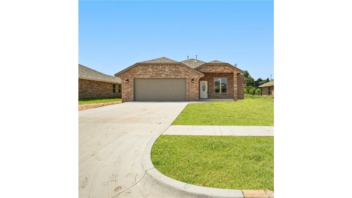 1024 E Jackrabbit Ln  