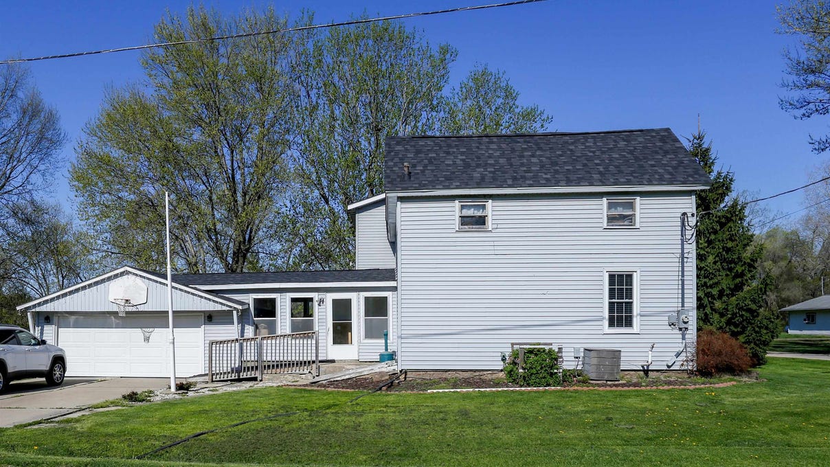 3111 Pleasant  