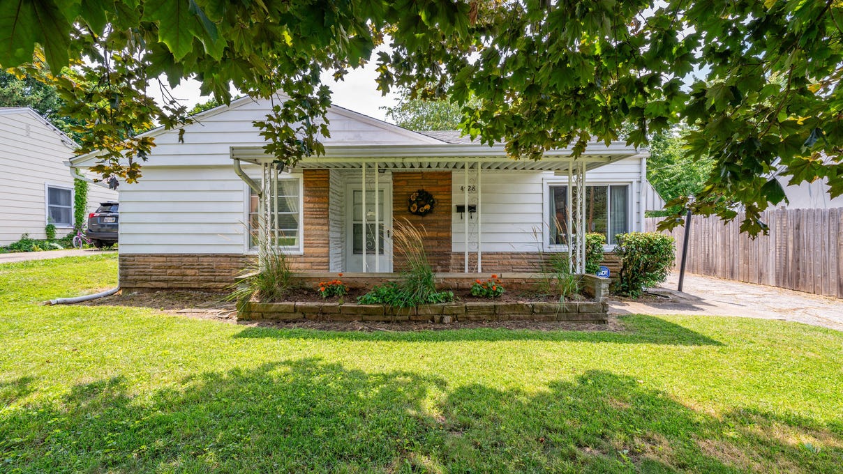 4728 Burkhardt Ave  