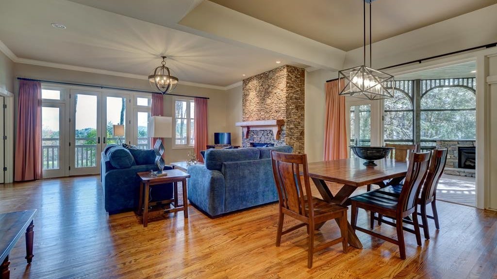 207C Turning Leaf Ln