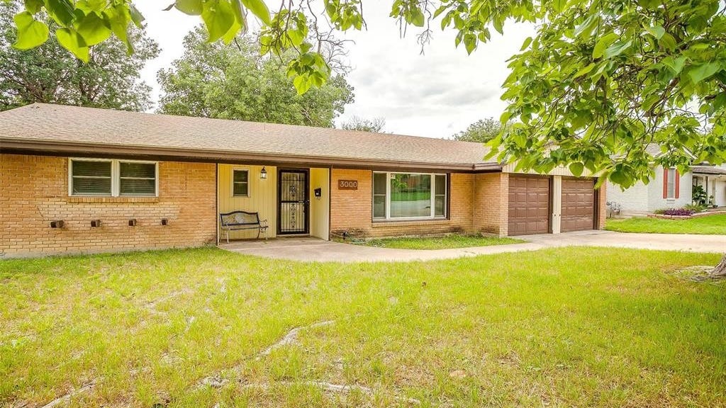 3000 Conejos Drive, Fort Worth, TX 76116 House for Sale