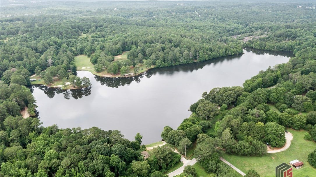 2600 Hightower Trl NE  