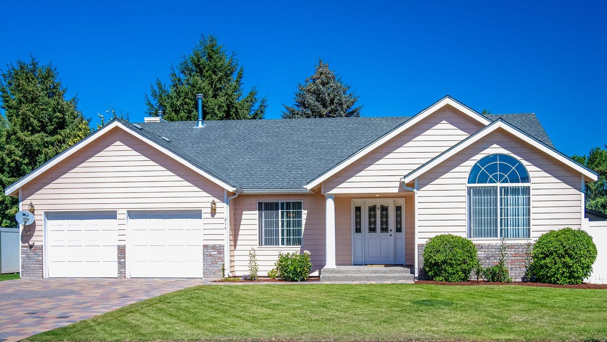 214 SW Meadow Lks Dr  