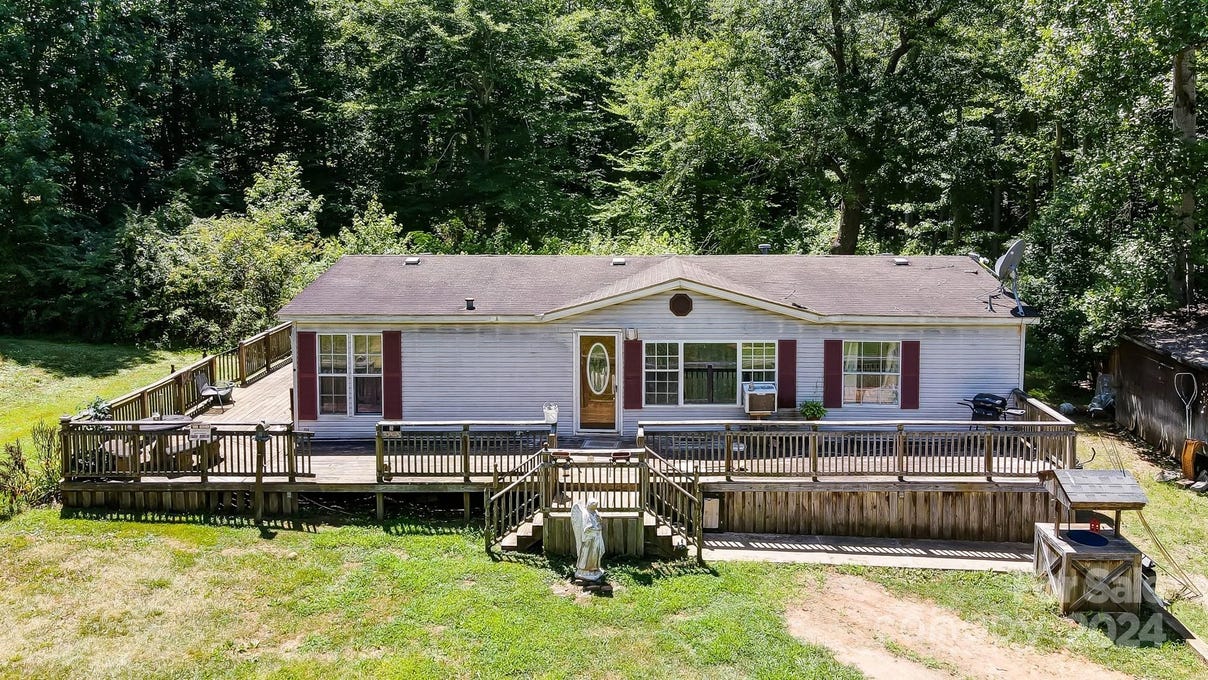 407 Red Dawn Ests Trl  