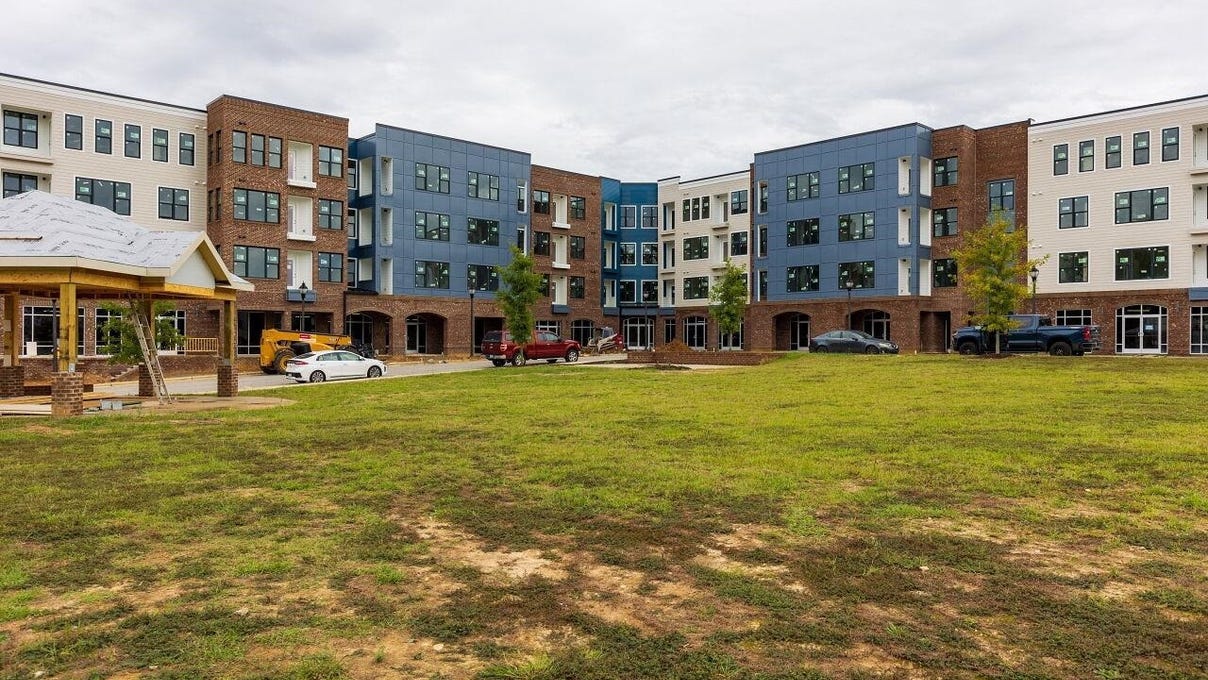 2204 Gathering Sq Ct