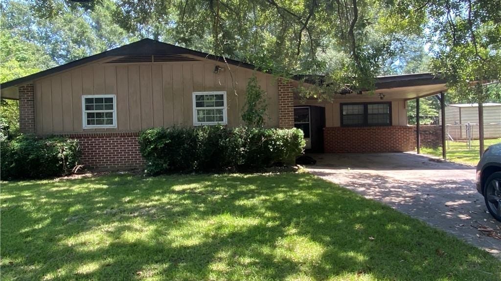 3905 Charmaine Cir E  