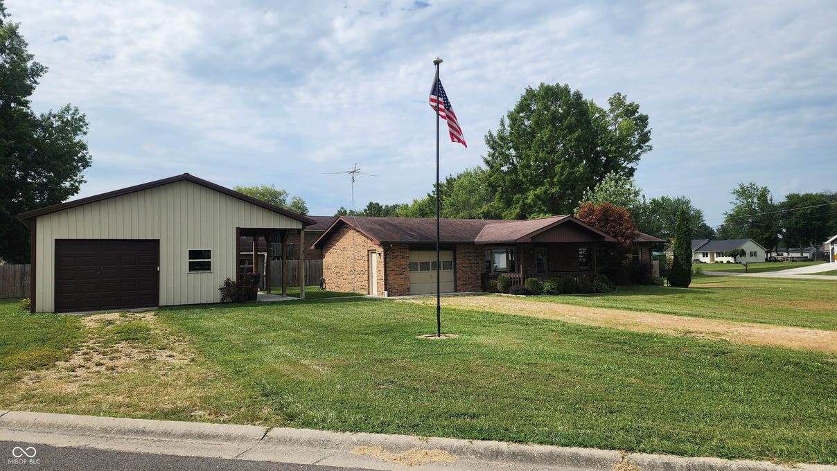 608 Douglas Dr  
