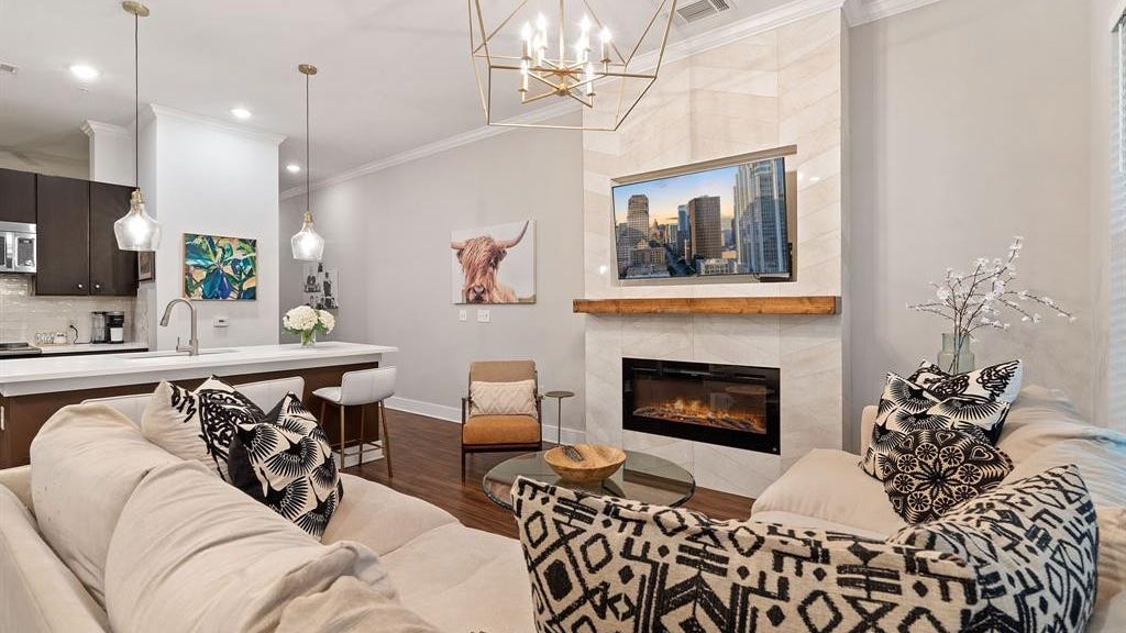 1900 Barton Springs RD, Apt 2008, Austin, TX 78704 Apartment for Sale