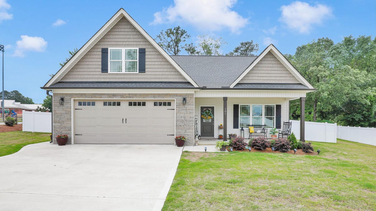 101 Pecan Valley Way