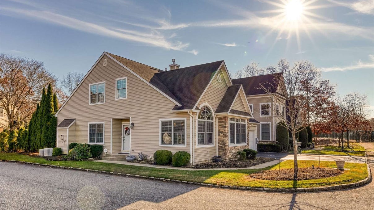18 Eagle Cir  
