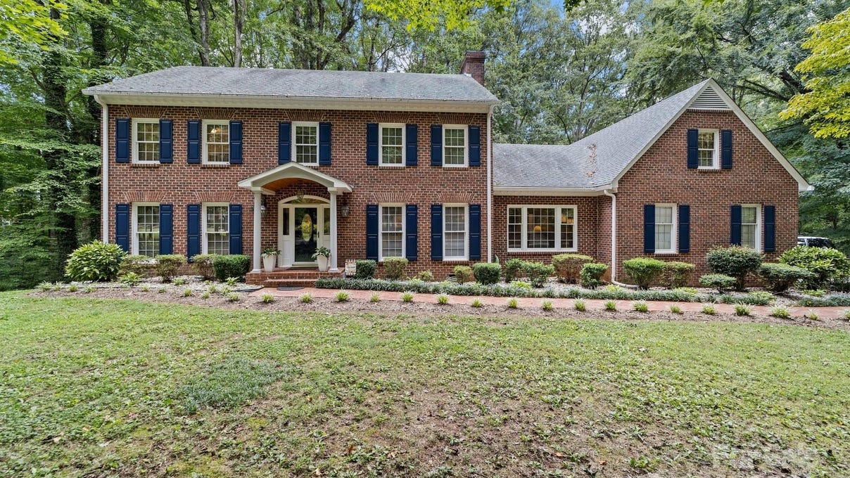 2050 Huntington Woods Dr