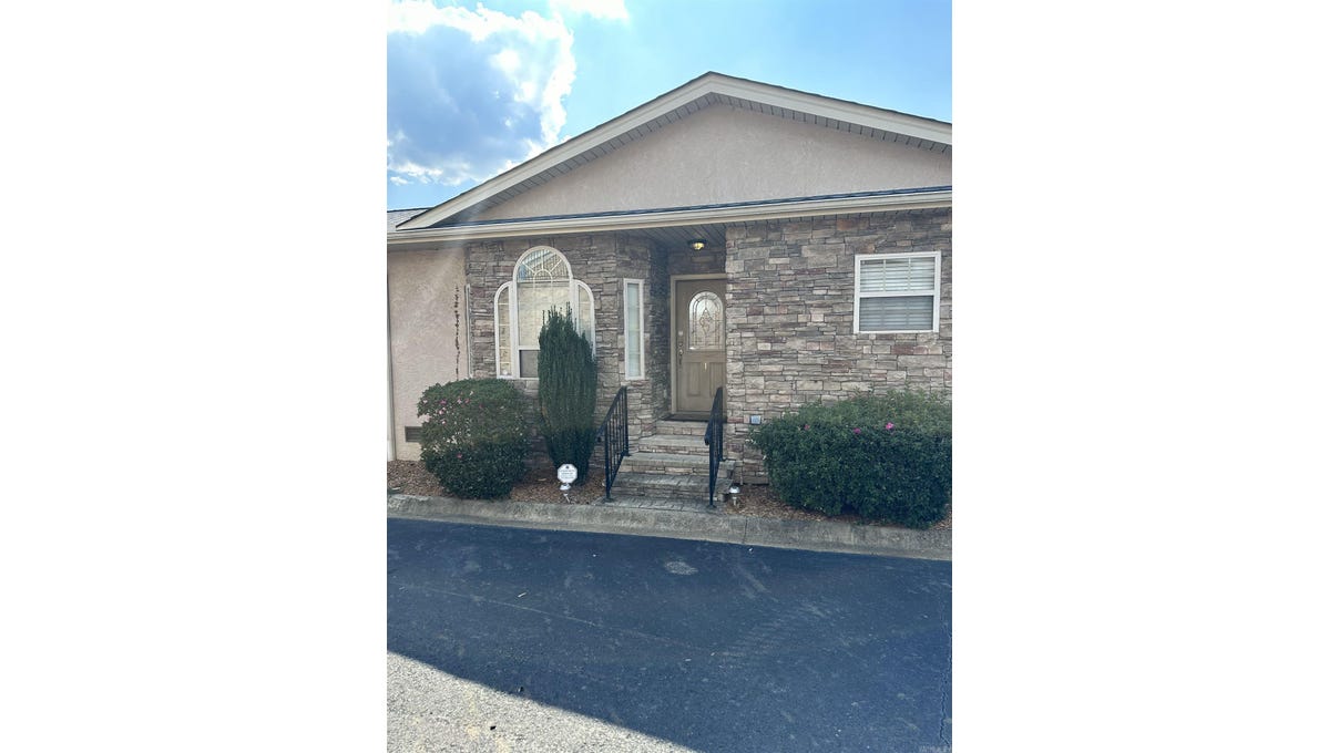 620 Grand Point Dr Dr  