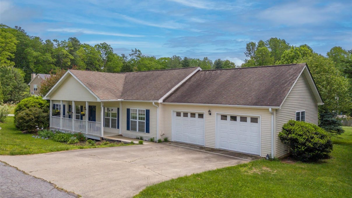 441 Cedarview Ln  