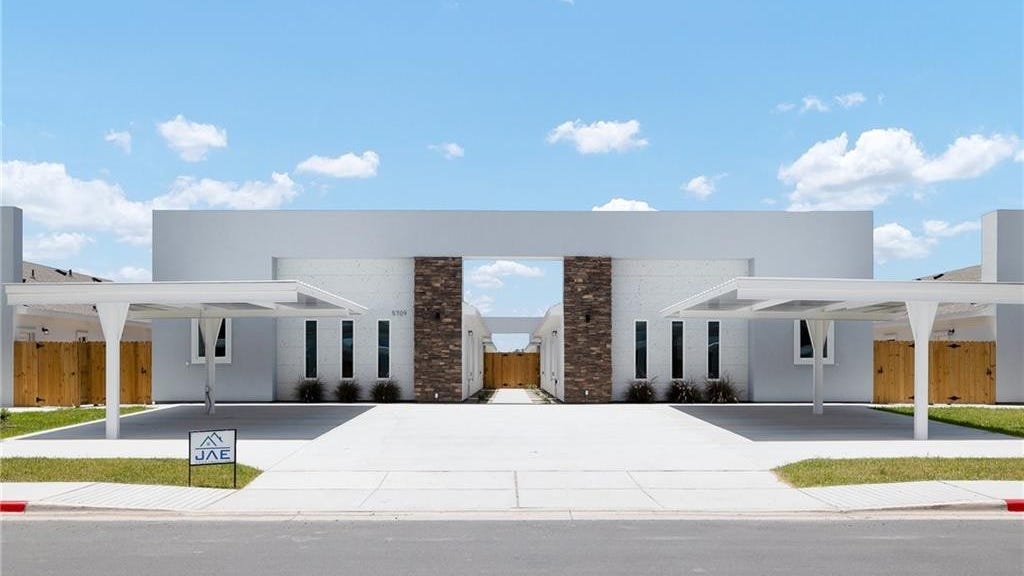 5713 Northwestern Ave  