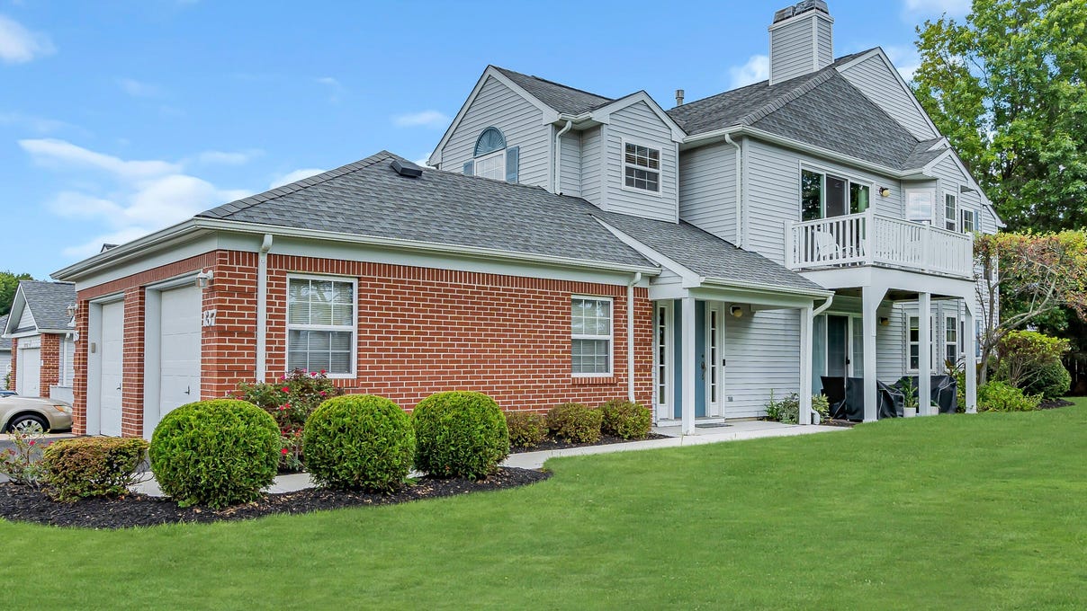252 Sawmill Rd  