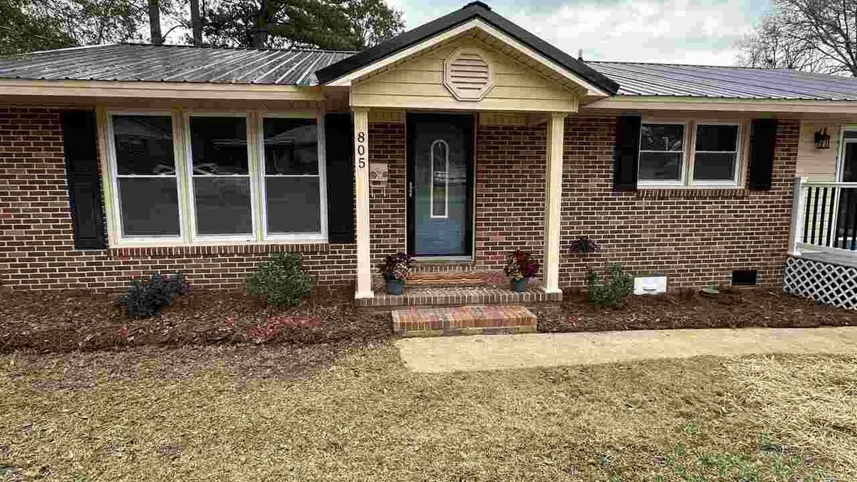 805 N Wilson  