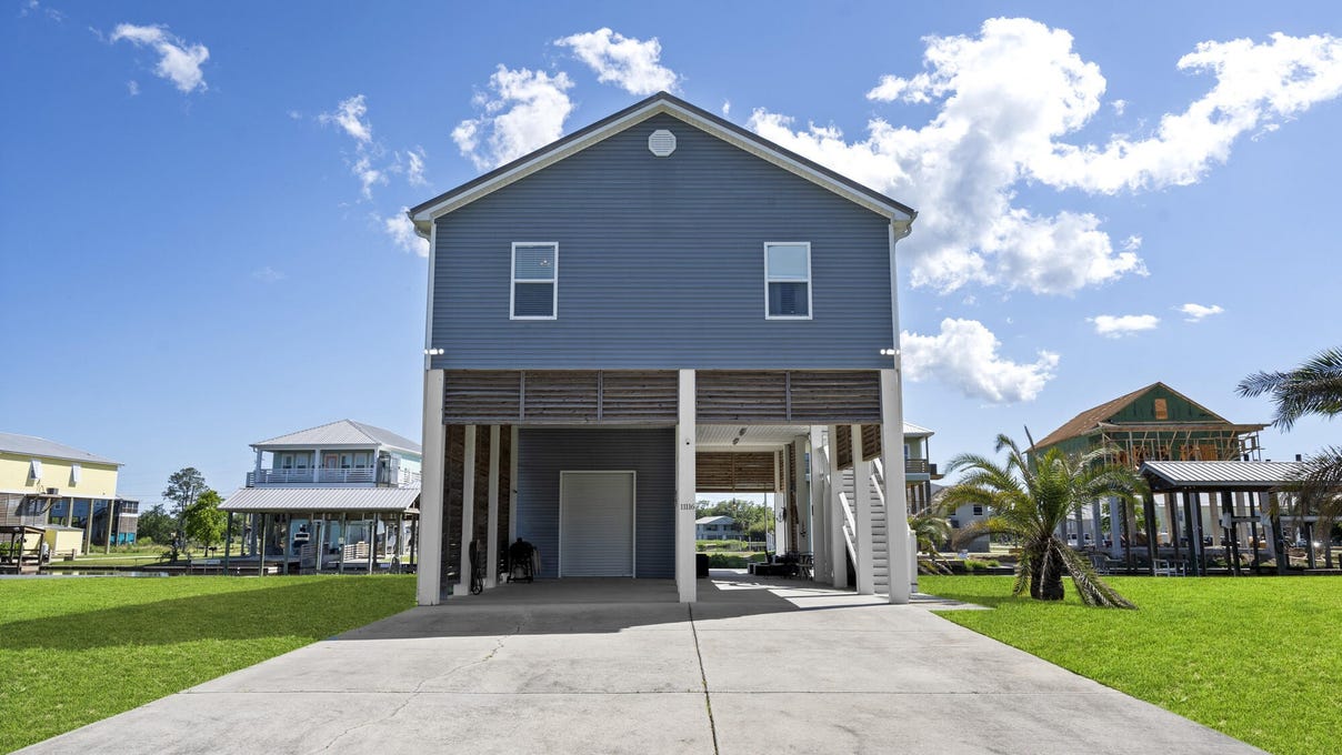 11116 Tahiti St  