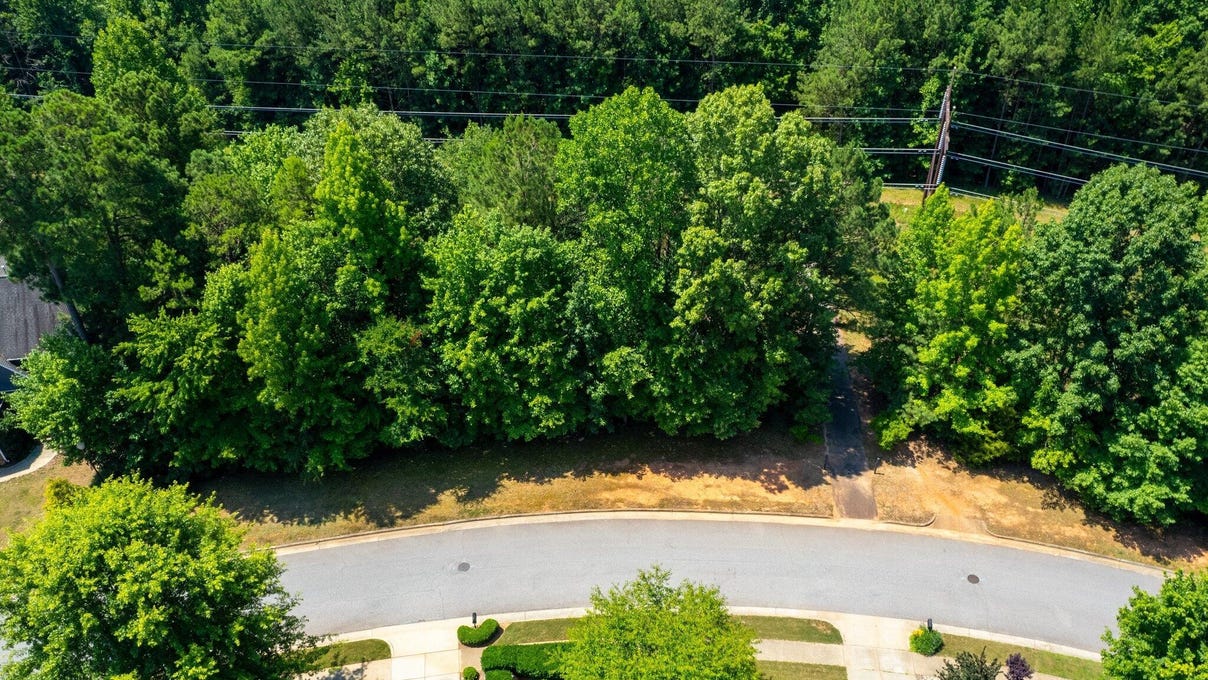 108 Eden Gln Dr  