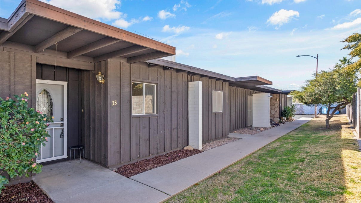 1450 E Bethany Home Rd  