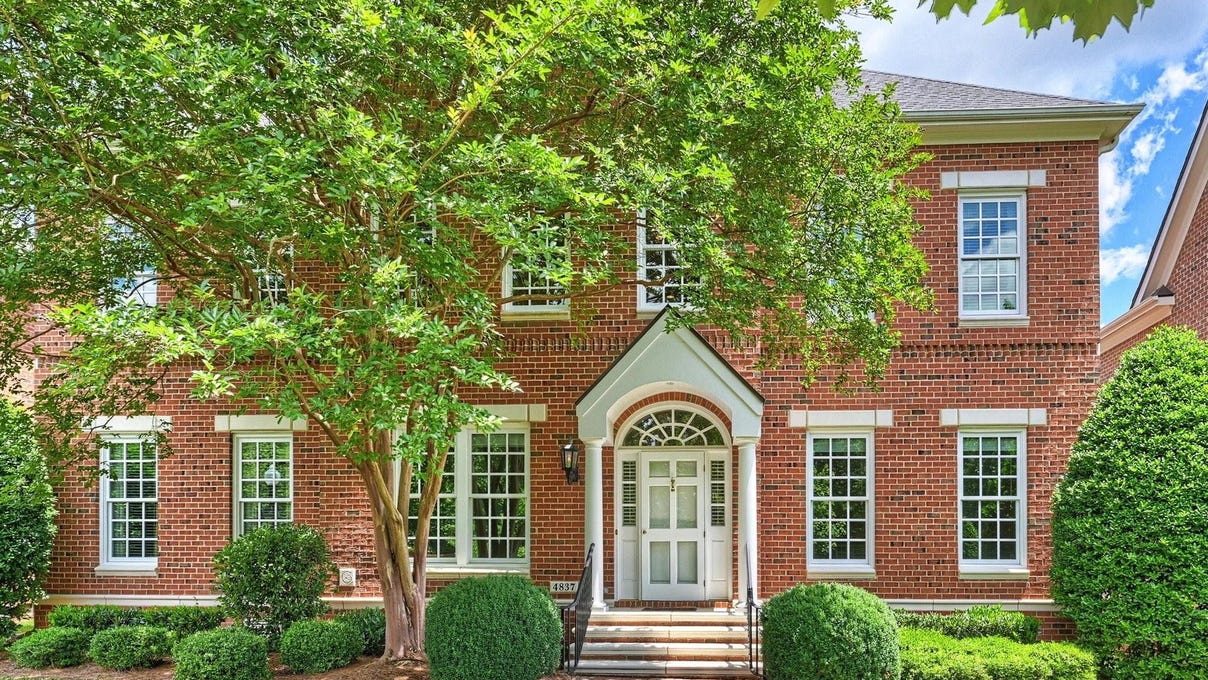 4837 Cambridge Cres Dr  