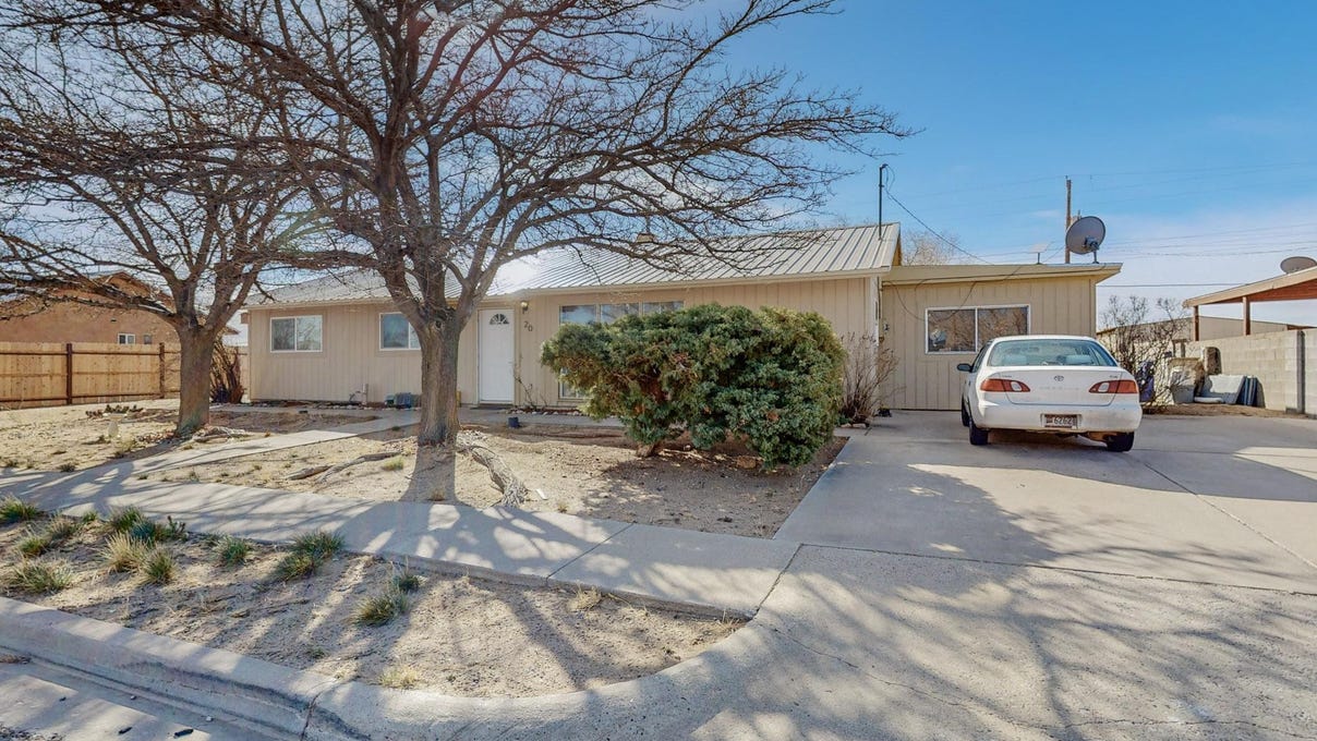 20 Lost Horizon Dr NW  