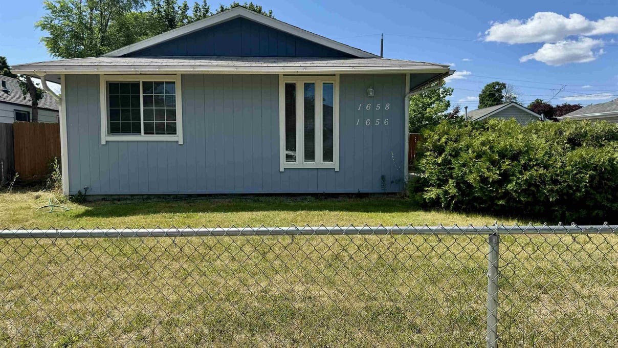 1656 E Queen Ave  